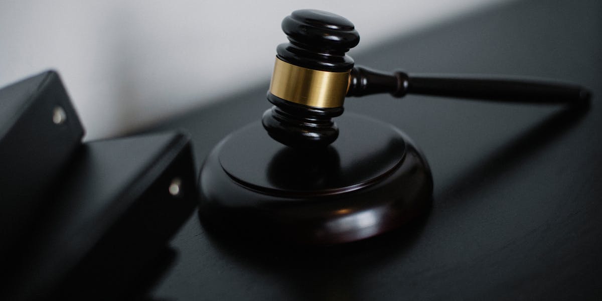 Como identificar quando um leilão é judicial ou extrajudicial